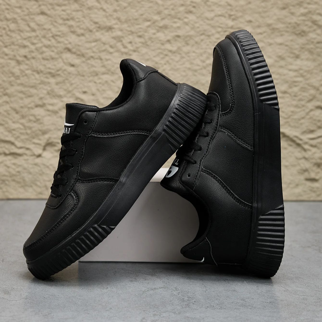 أحذية جلدية للرجال في الهواء ا - مراجعة Men'S Shoes Black And White وسعره