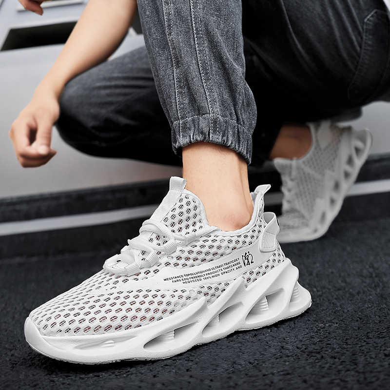 أحذية رياضية شفافة للرجال بكعب - مراجعة Men Shoes Most Expensive وسعره