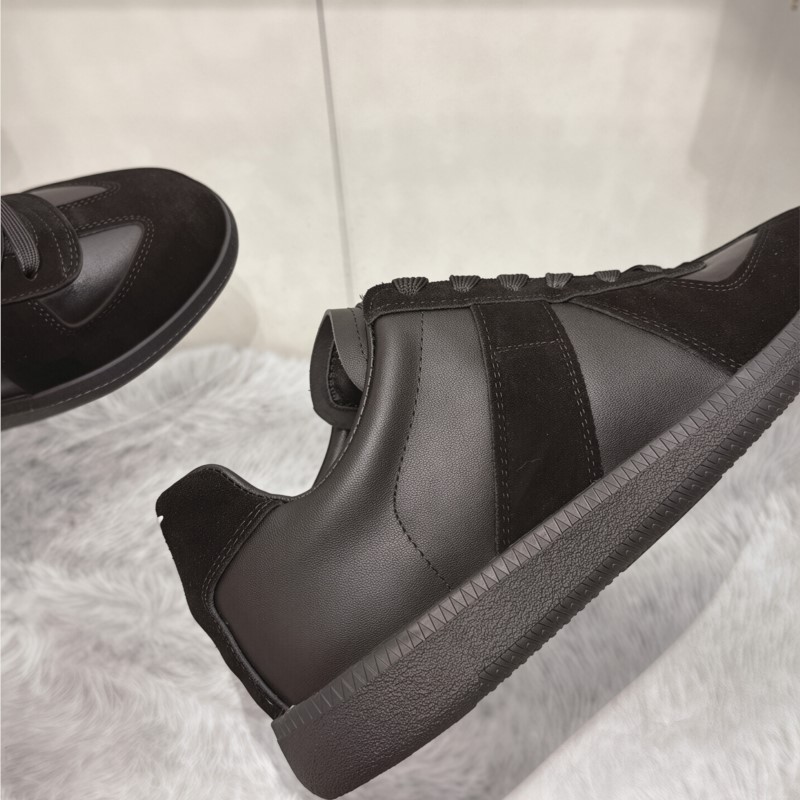 أحذية رياضية كلاسيكية ألمانية  - مراجعة Men Shoes Trainers وسعره