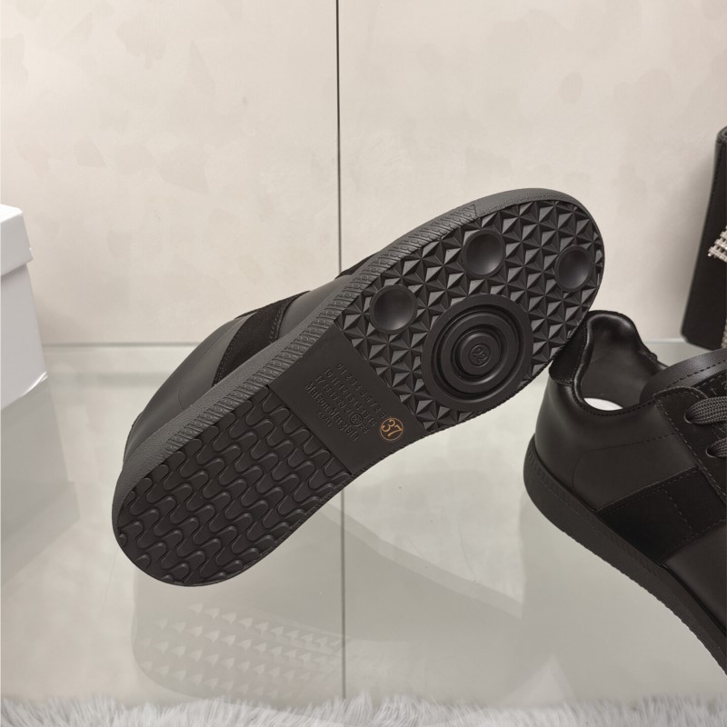 أحذية رياضية كلاسيكية ألمانية  - مراجعة Men Shoes Trainers وسعره